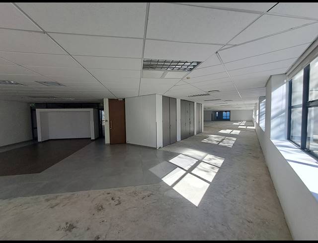 1,575M² OFFICE TO LET IN ILLOVO